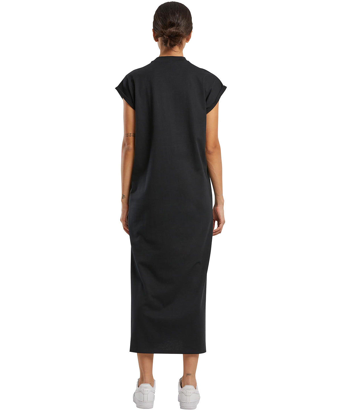 Women’s long extended shoulder dress