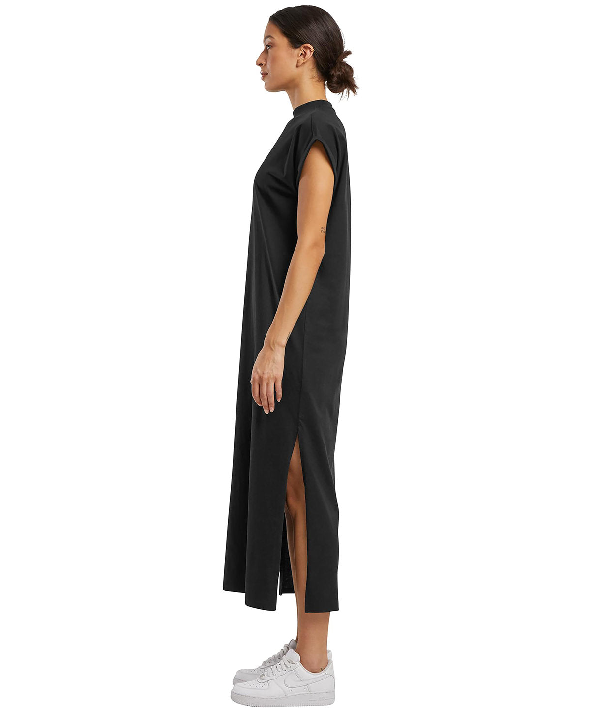 Women’s long extended shoulder dress