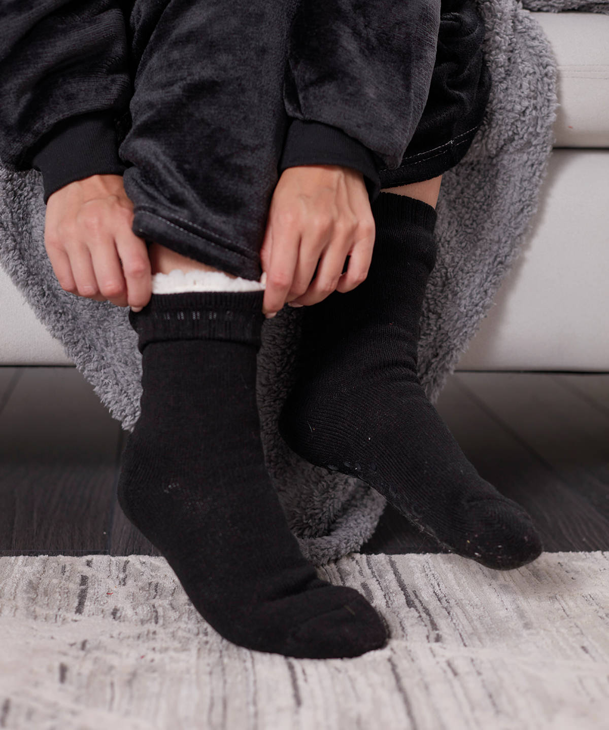 Cozy Eskimo-Style Fleece Socks - Grey