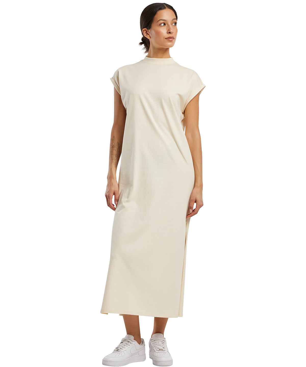  Women’s long extended shoulder dress